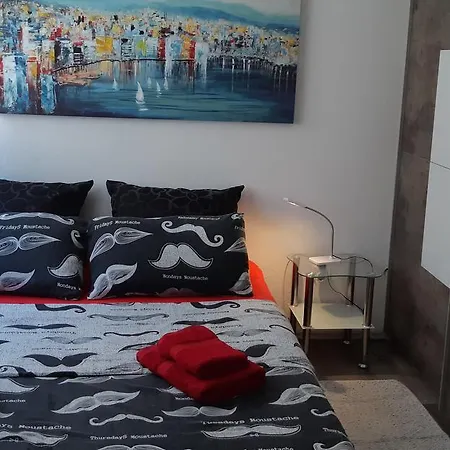 Summer Apartment Split